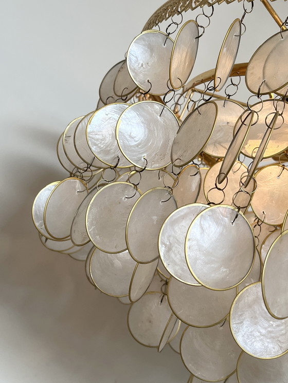 Image 1 of Lampe pendante vintage 60's en forme de coquillage, cadre en laiton