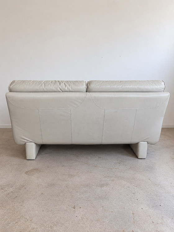 Divano design Gelderland 2 posti – pelle grigio chiaro – Divani 2 posti (photo 7 of 7)
