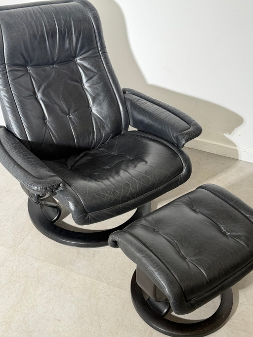 Poltrona relax nera Stressless con poggiapiedi – verstelbare relaxstoel (photo 2 of 7)