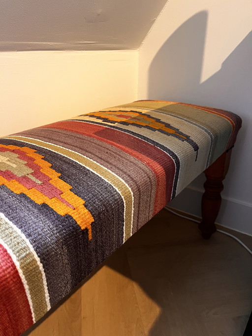 Banco tapizado Kilim