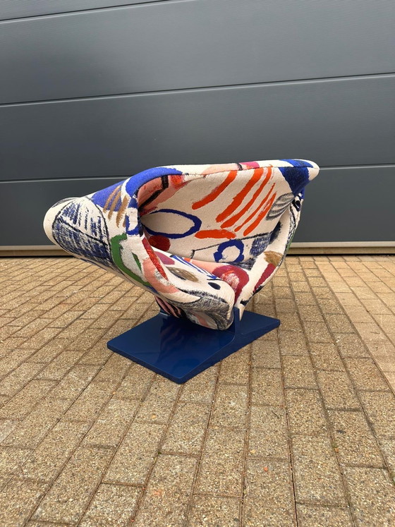 Image 1 of Artifort Ribbon chair by Pierre Paulin in fabric by Pierre Frey: La Toile du Peintre. In mint condition!! Condition: 10/10!