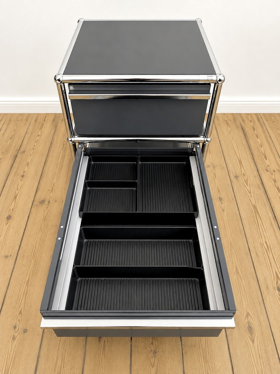 Image 1 of USM Haller rolling container in medium grey