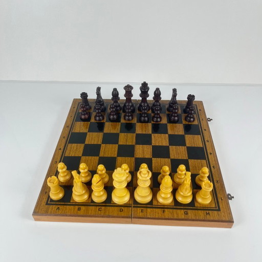 Wooden travel chess set with plastic pieces, 30cm
