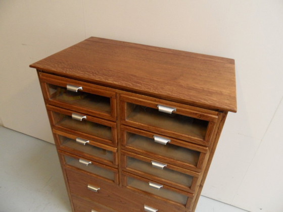 Image 1 of Commode vintage de magasin