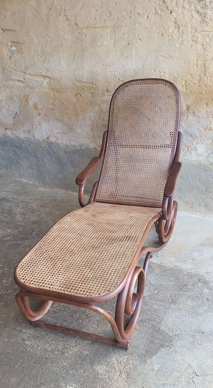 Mickael Thonet 1900s Rattan Lounge Chair €1,250 Whoppah