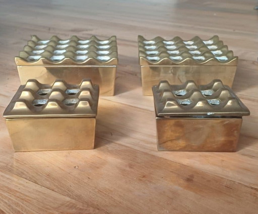 Set 4 Vintage-Messing-Ultima-Asbakken-Beck & Jung – decoratie, Brass (photo 2 of 8)