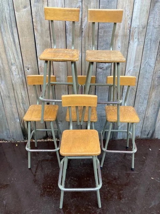 High industrial stools (60cm), ideal for your project, green frame 1 of 40, Barstools, Metal, Industrieel (photo 4 of 11)