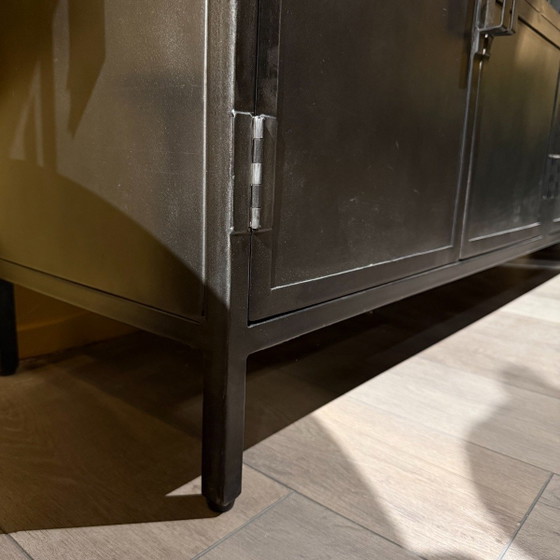 Carpino - 4 Door - Black Metal/Glass – Pronto Wonen, Sideboard, Murano Glass (photo 3 of 3)