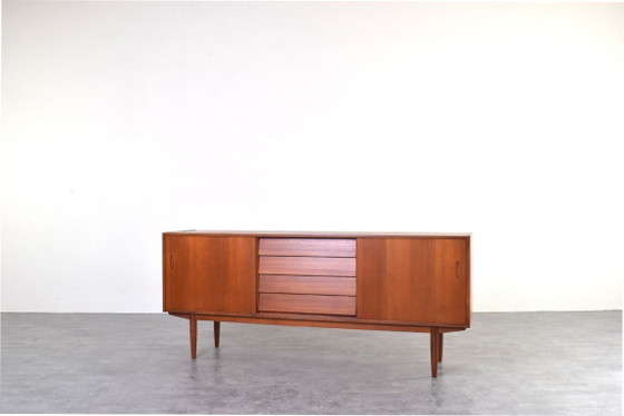 Image 1 of Buffet scandinave en teck du milieu du siècle par Nils Jonsson pour P.S. Heggen, années 1960.