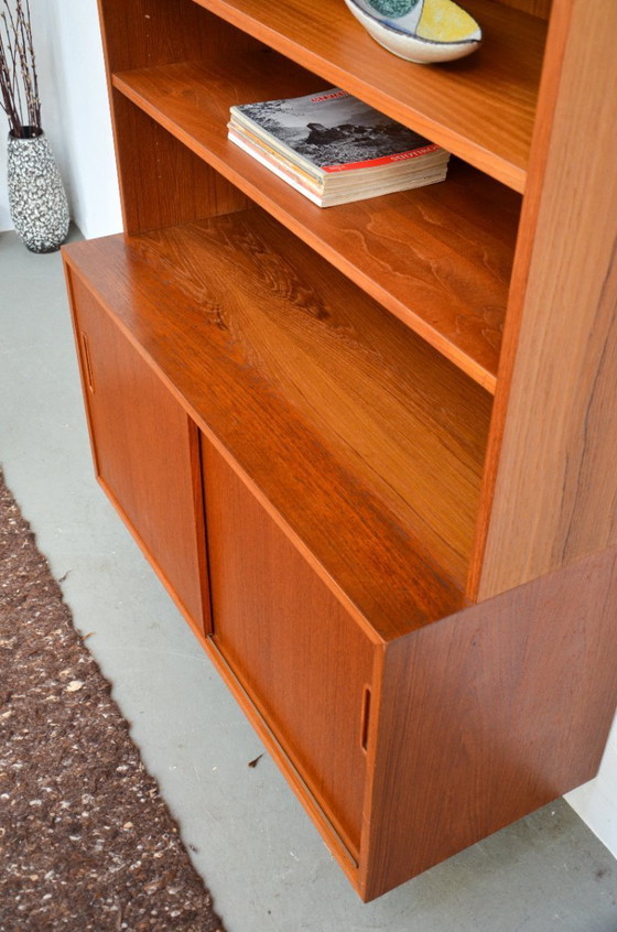 Image 1 of Credenza alta vintage in teak, mobile da terra Hundevad in stile danese di metà secolo