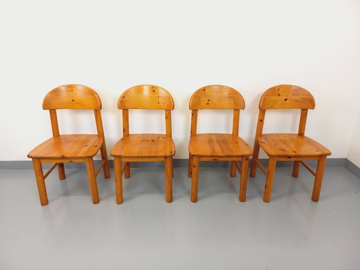 Suite de 4 chaises scandinaves vintage Rainer Daumiller en pin des années 70