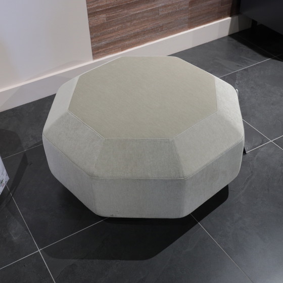 Image 1 of Leolux Amulet poef