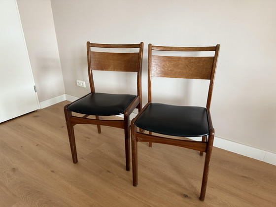 Image 1 of Quattro sedie vintage di design danese (in legno e similpelle)