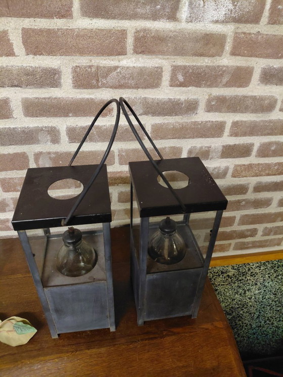 Image 1 of Deux lampes-tempête