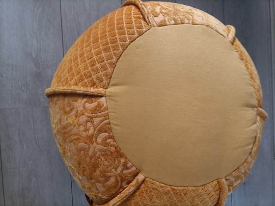 Image 1 of Pouf unique de la collection Luxury lifestyle.