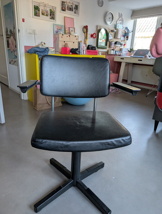 Image 1 of Gispen J4