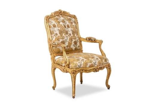 Fauteuil in Lodewijk XV-stijl met koninginnenrug. Periode 1900-1950.