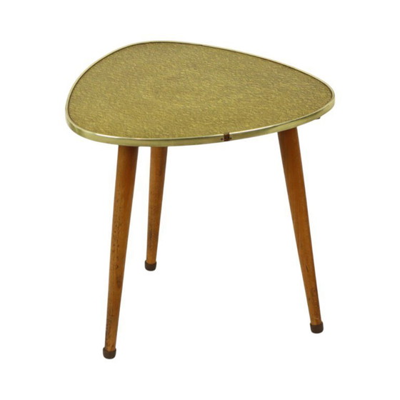 Image 1 of Mesa de jardín triangular de mediados de siglo