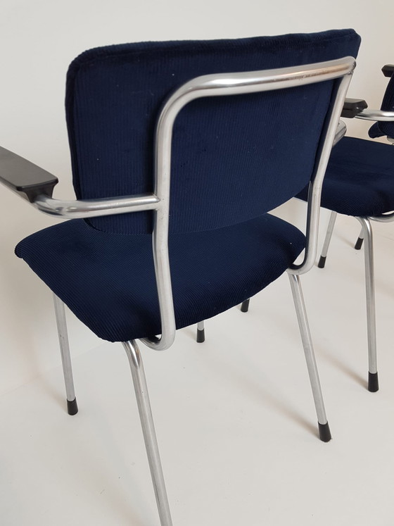 4 Gispen 1235 Stoelen Nieuw Gestoffeerd Keymer – Eetkamerstoelen, Chrome, Textile (photo 13 of 15)