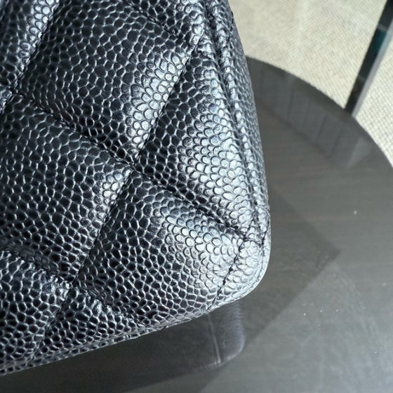 Image 1 of Chanel Classic Flap Maxi - Caviar Double Flap 33CM Gesteppt Schwarz Goldbeschläge