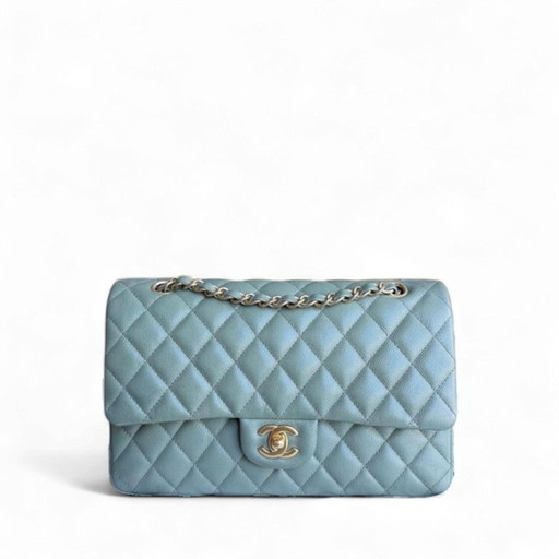 Chanel Classic Flap Medium - Caviar 25CM Gewatteerd generfd kalfsleer Lichtblauwgroen Goudkleurige hardware Serie 25