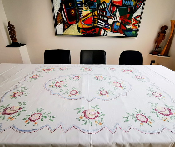 Image 1 of 1950, Mantel bordado a mano