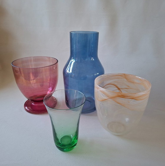 Image 1 of 4 Vintage gekleurde vazen