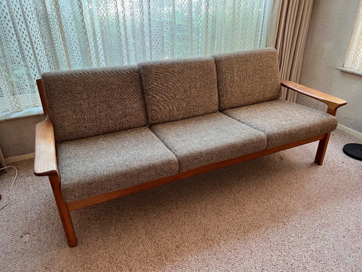 Divano a tre posti in teak di design danese, disegnato da Juul Kristensen, anni '60.