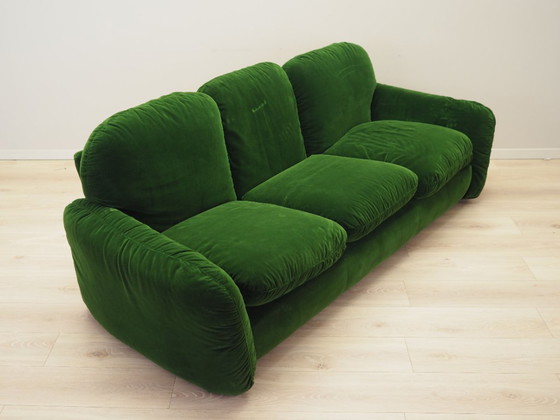 Image 1 of Sofá de terciopelo verde, diseño italiano, años 70, fabricante: Busnelli, diseñador: Arrigo Arrigoni