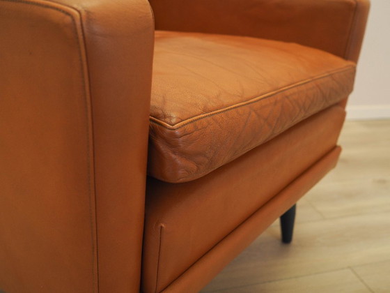 Image 1 of Oranje fauteuil, Deens design, jaren 70, gemaakt in Denemarken.