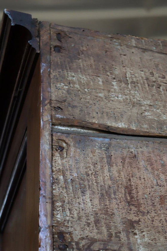 Image 1 of Raro armario antiguo en madera de álamo, Italia Mediados del siglo XVIII