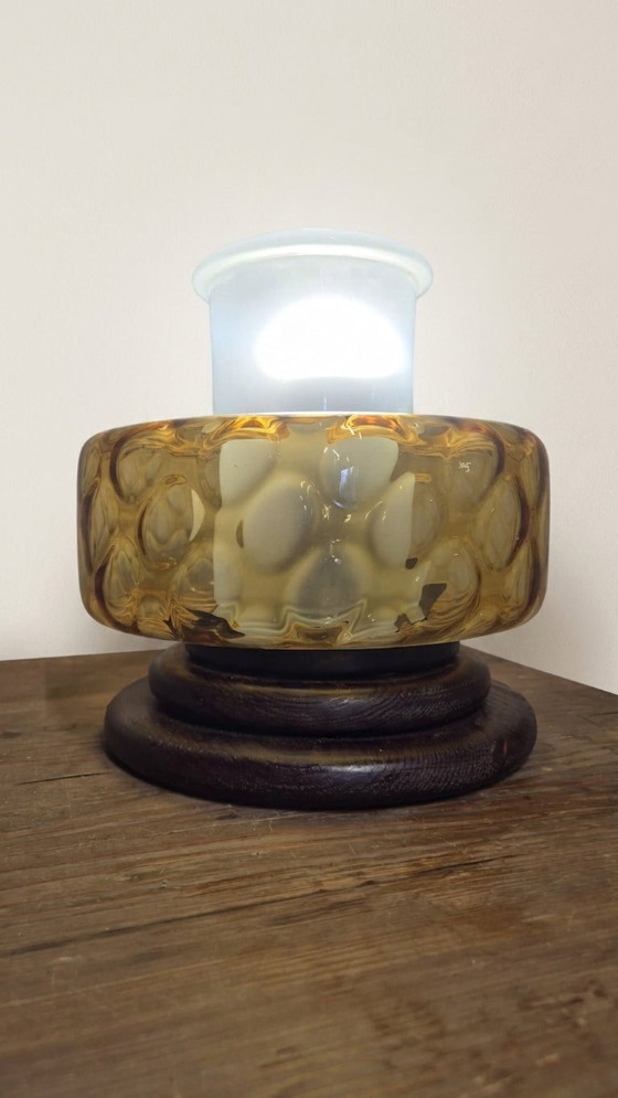 Table Lamp Mid-20th Century Amber Pressed Glass and Wood Lamp, 27 × 27 × 25 Cm (photo 7 of 8)
