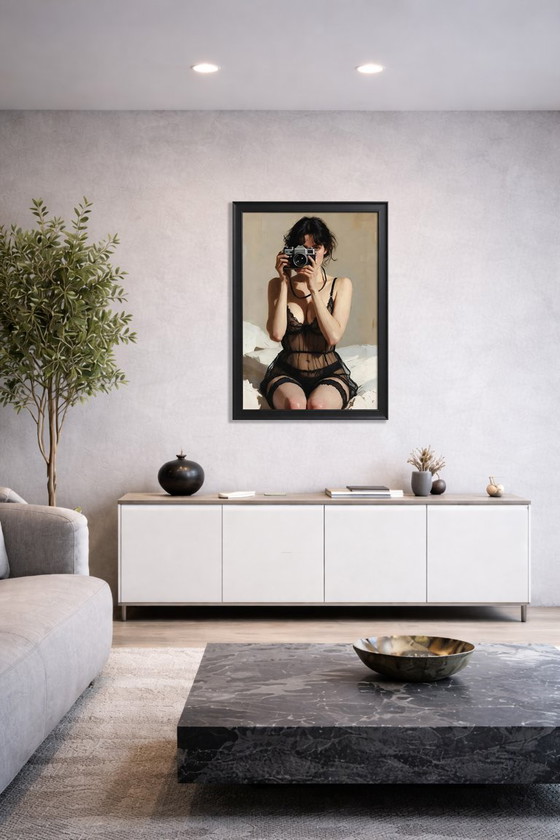 À fleur de lumière – Frau mit Kamera – Kunstdrucke, Paper (photo 4 of 8)