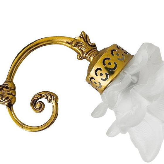 Image 1 of Lampada da parete vintage in ottone barocco rococò di metà secolo, rosa, anni '50