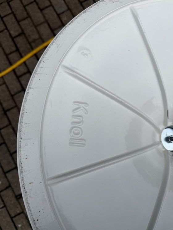 Image 1 of Original round Knoll Tulip dining table (120cm) white laminate Eero Saarinen