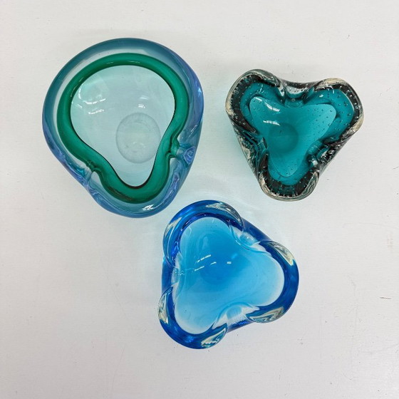 Image 1 of 1 van 6 Mid century design blue murano glass bowls, 1970’s