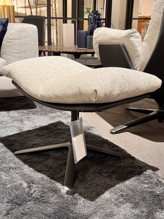 Image 1 of Fauteuil avec repose-pieds modèle Cordia de COR