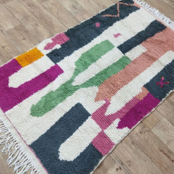 Image 1 of Authentiek Marokkaans Berber tapijt 186 x 114 cm – Handgemaakt abstract wollen tapijt