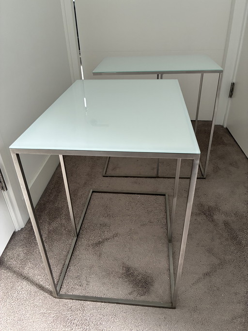 Cubic bijzettafel