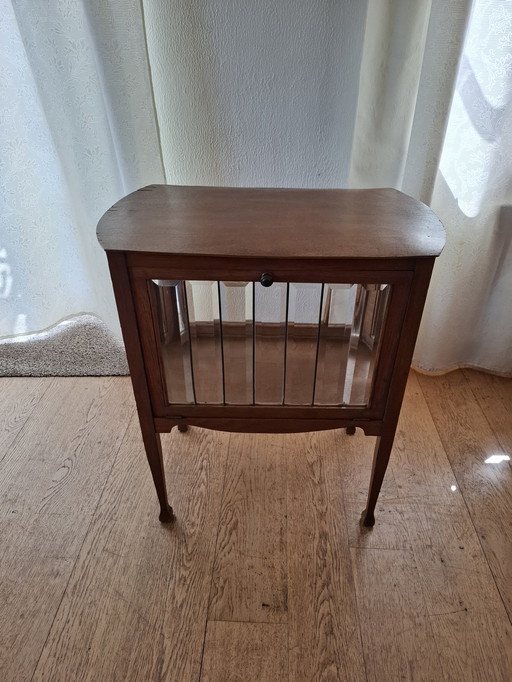 Magnifique armoire à thé vintage avec plateau amovible !