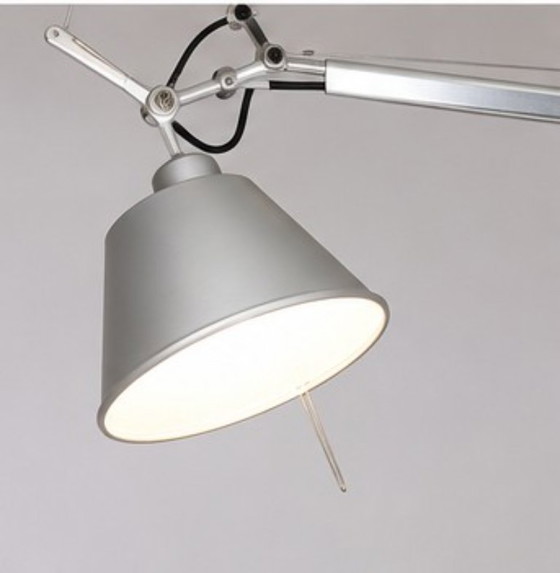 Suspension Artemide Tolomeo à 2 bras – Design italien emblématique – Aluminium (photo 4 of 5)