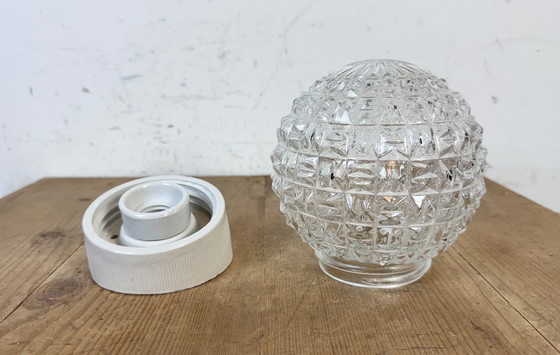 Image 1 of Applique murale vintage en porcelaine blanche, années 1970