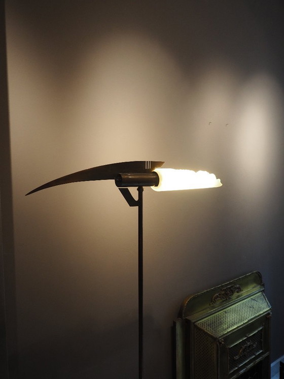 Image 1 of Lámpara de pie inusual en latón y cristal.