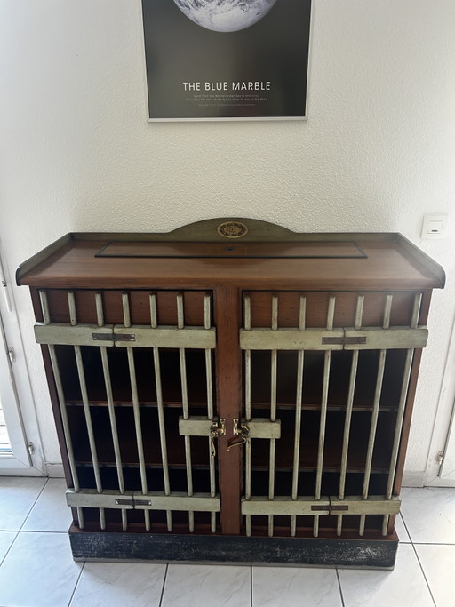 Monge Cabinet