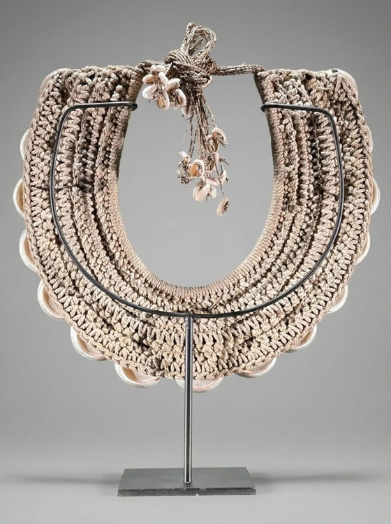 Image 1 of Decoratief etnisch ornament gemaakt van schelpen – Oceanië – 40 cm