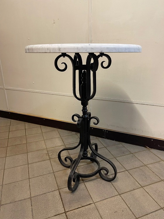 Vintage café tables with marble top – Side tables, Iron (photo 6 of 11)
