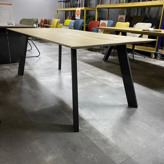 Table Talk – Bert Plantagie, Dining tables (photo 2 of 5)