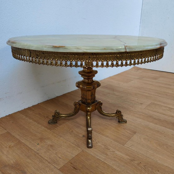 Round vintage Regency coffee table with marble onyx top 82cm – Brass (photo 5 of 9)