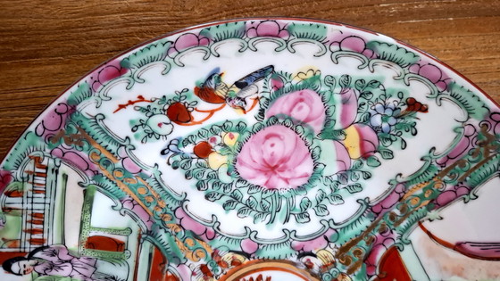 Image 1 of Vintage Rose Medallion Plate – Handpainted Macau (26 cm)2