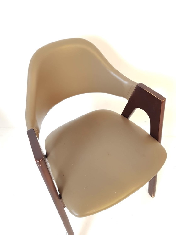 Lot de 6 ou plus chaises de salle à manger danoises vintage, Bois, Skaï, Marron (photo 6 sur 10)